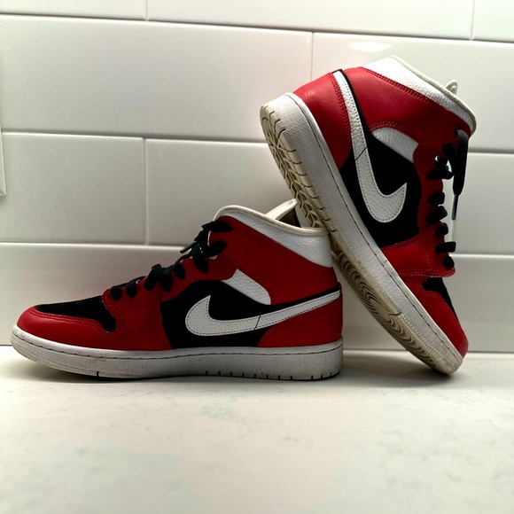 Women’s Air Jordan 1 Mid